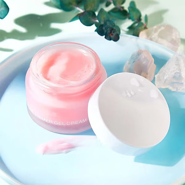 CLARITY™ - Poros menos visibles, maquillaje más duradero