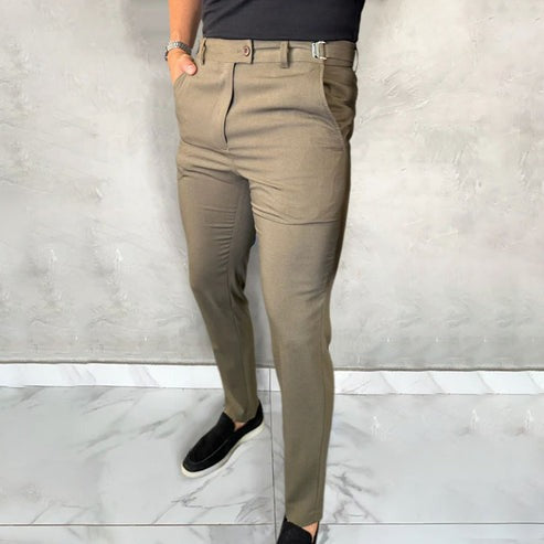 El pantalón que se ajusta a vos, sin cinturón y sin estrés.