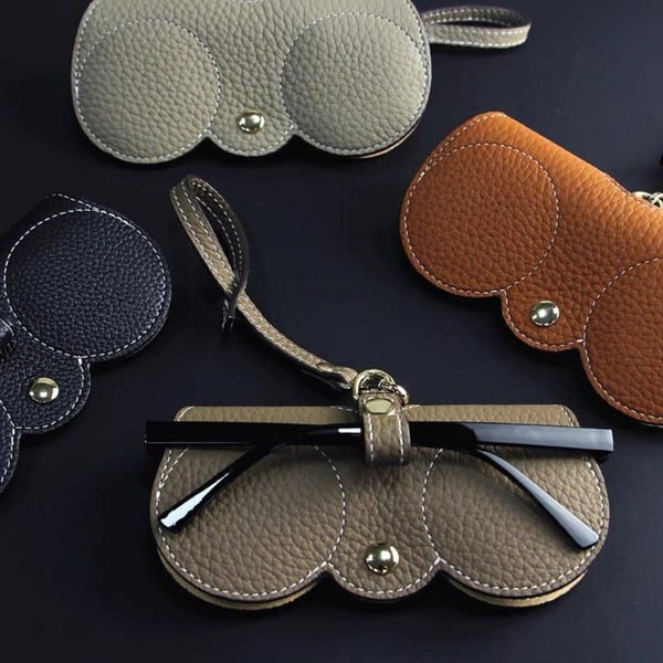 FUNDA ELEGANTE Y COMPACTA PARA TUS GAFAS FAVORITAS 2X1🕶️